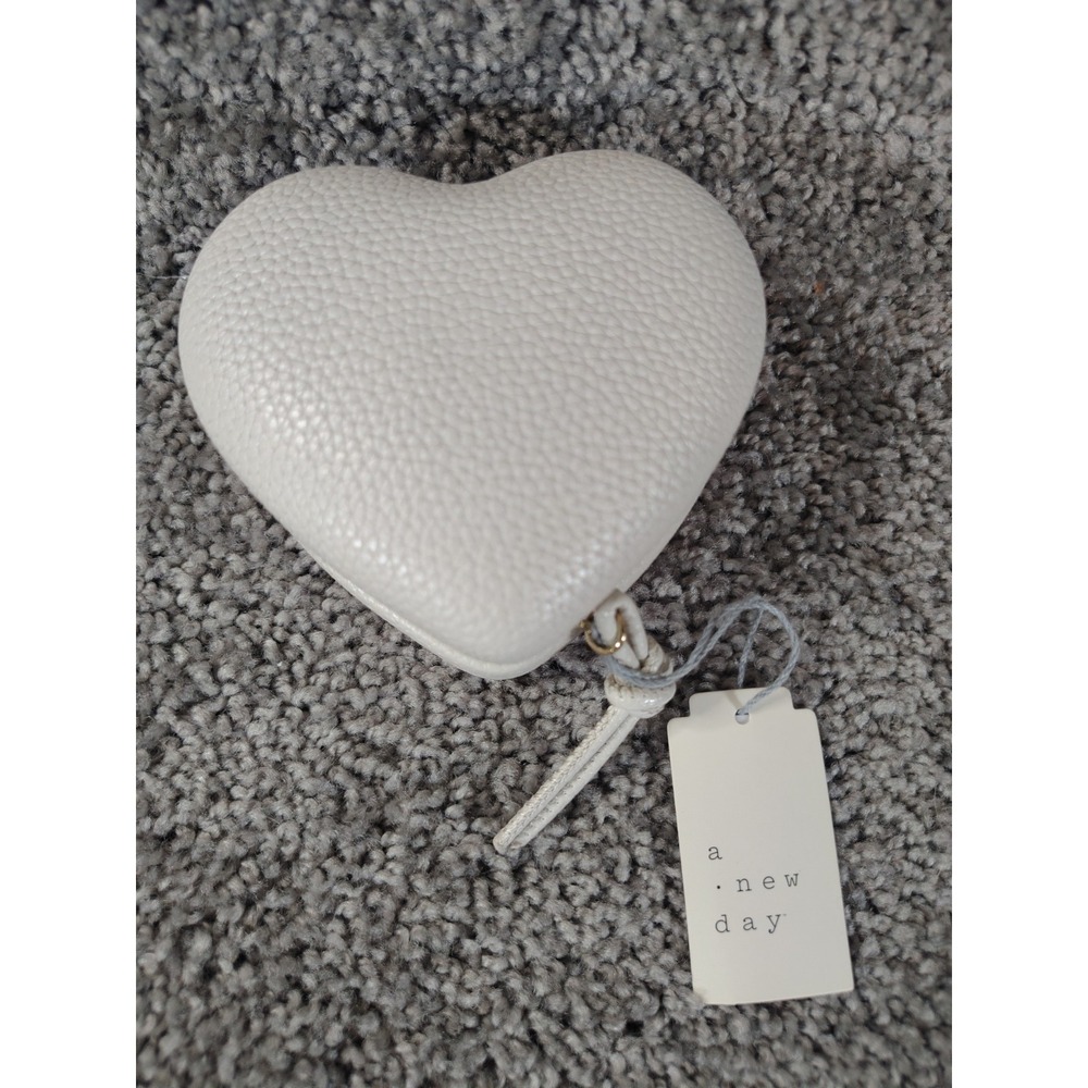 A New Day Travel Jewelry Box Cream Heart